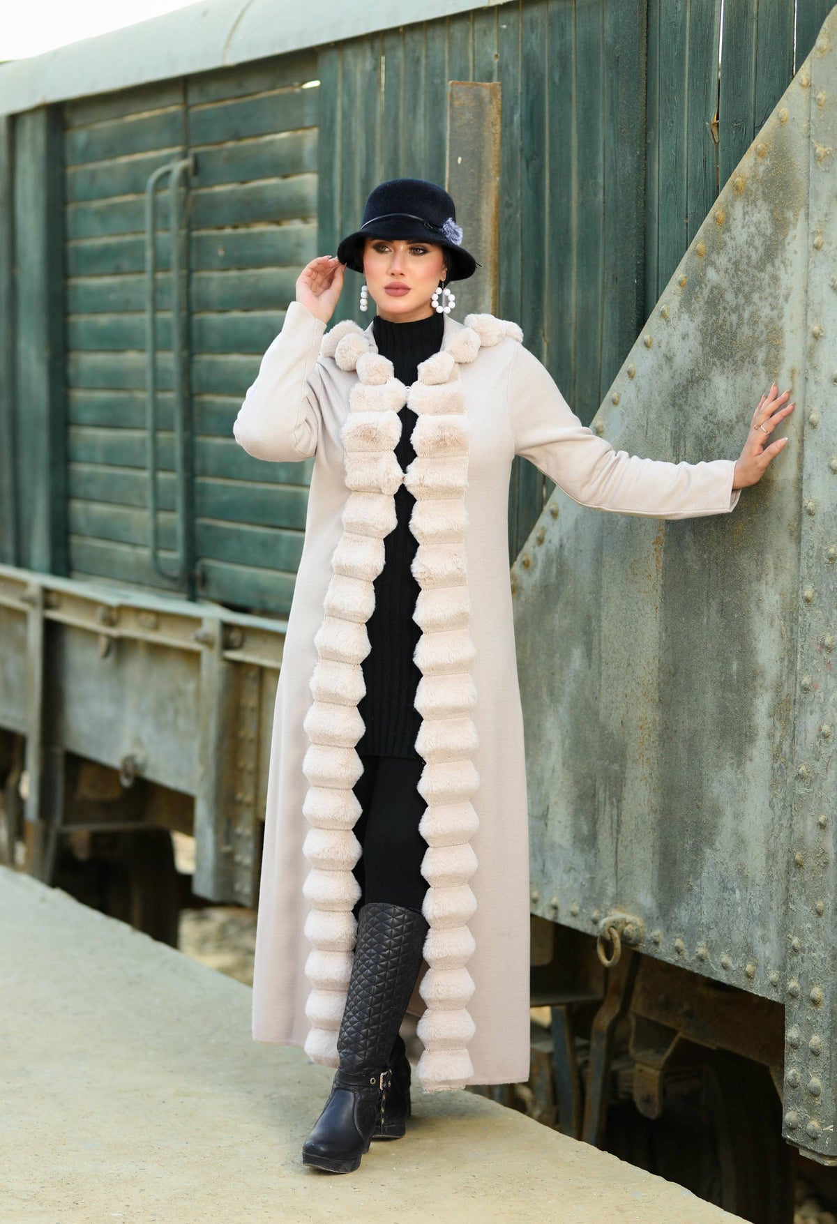 Woolen Cardigan with Fur – 50030