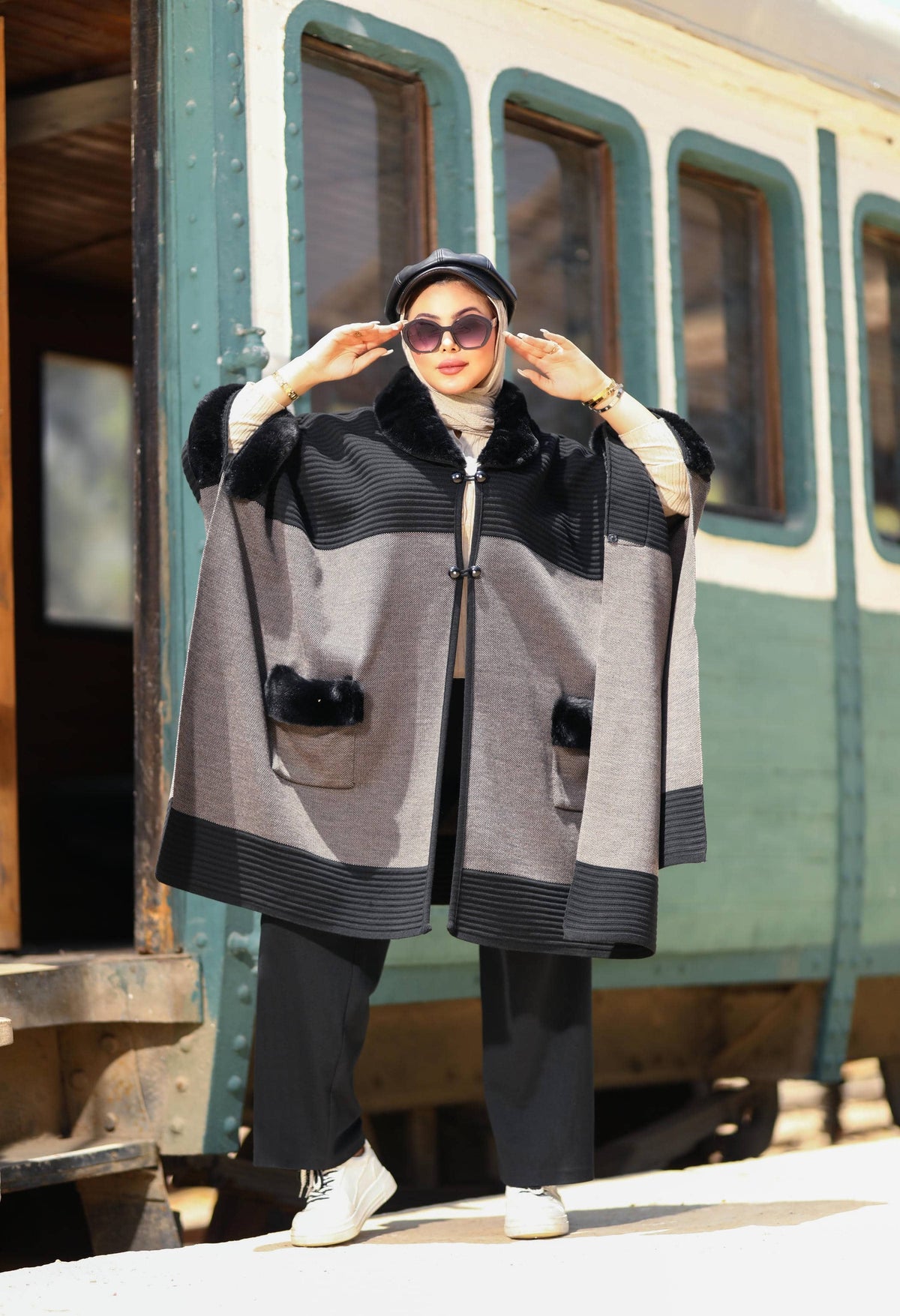 Poncho with Pockets & Fur – 50025